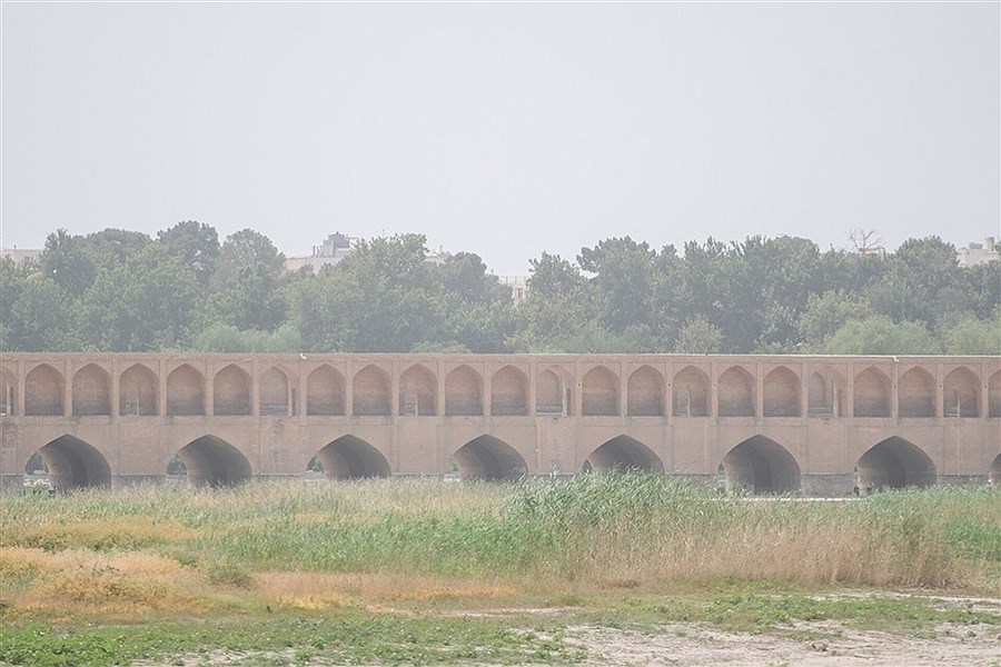 تصویر هوای اصفهان بر مدار قرمز آلودگی