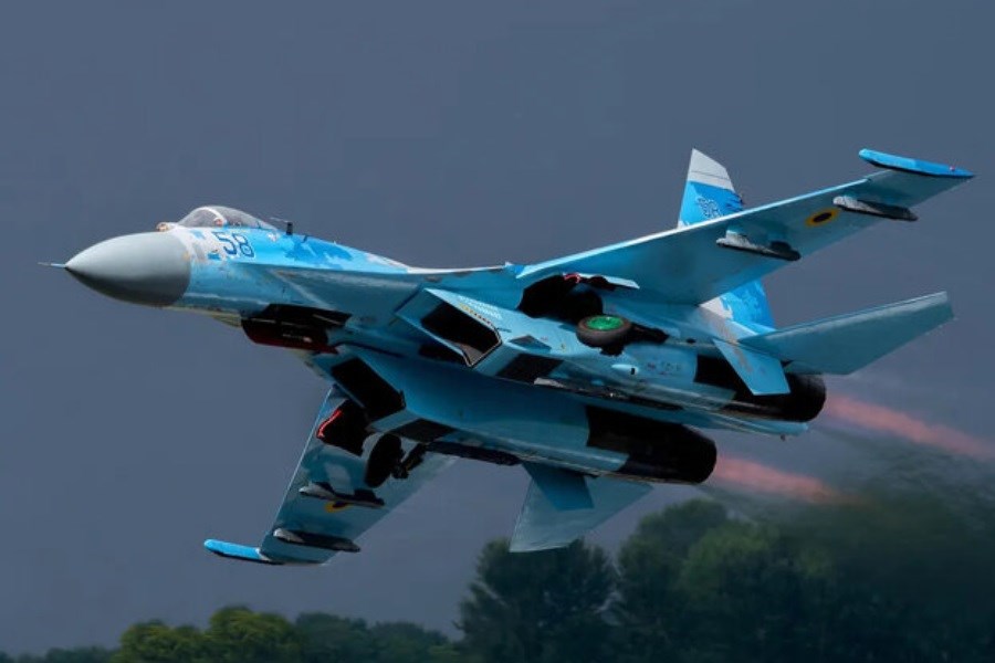 تصویر فرار هواپیماهای انگلیس از یک فروند جنگنده روسیه