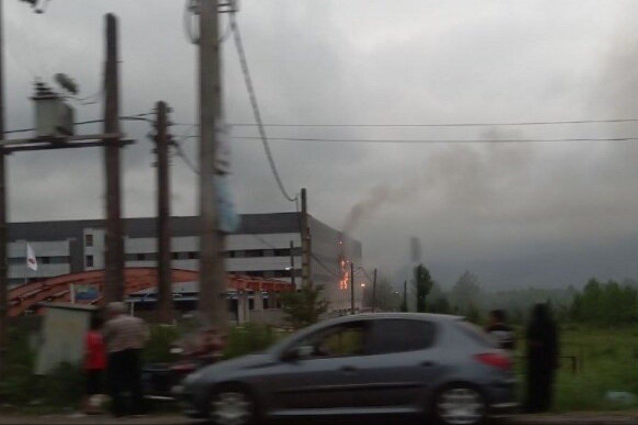 تصویر آتش‌سوزی در انبار شرکت گلستان