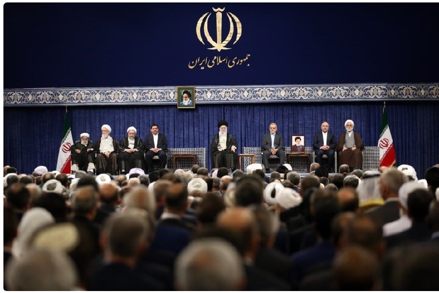 تصویر انعکاس مراسم تنفیذ رئیس جمهور ایران در رسانه‌های انگلیسی
