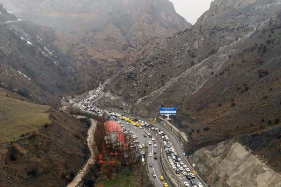 تصویر تردد خودروها از سمت شهرستان چالوس یک طرفه شد