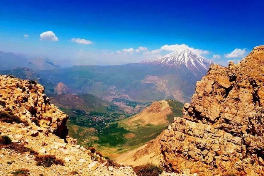 تصویر رگبار پراکنده در ارتفاعات البرز &#47; تهران ۲ درجه گرم می‌‌شود