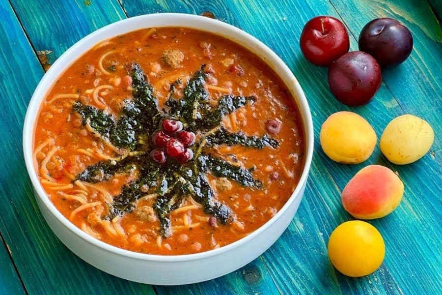 طرز تهیه آش میوه خشک یکی از انواع آش‌های خوشمزه ایرانی