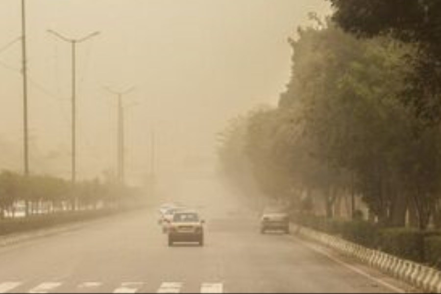 تصویر باد شدید و گرد و خاک از روز یکشنبه در تهران