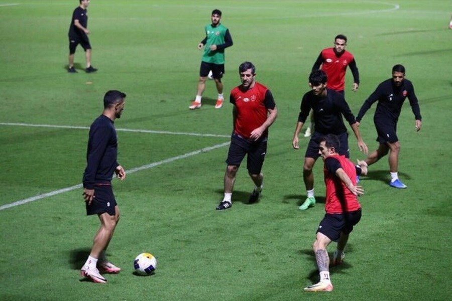 تصویر برگ برنده تیم فوتبال پرسپولیس مقابل عراقی‌ها