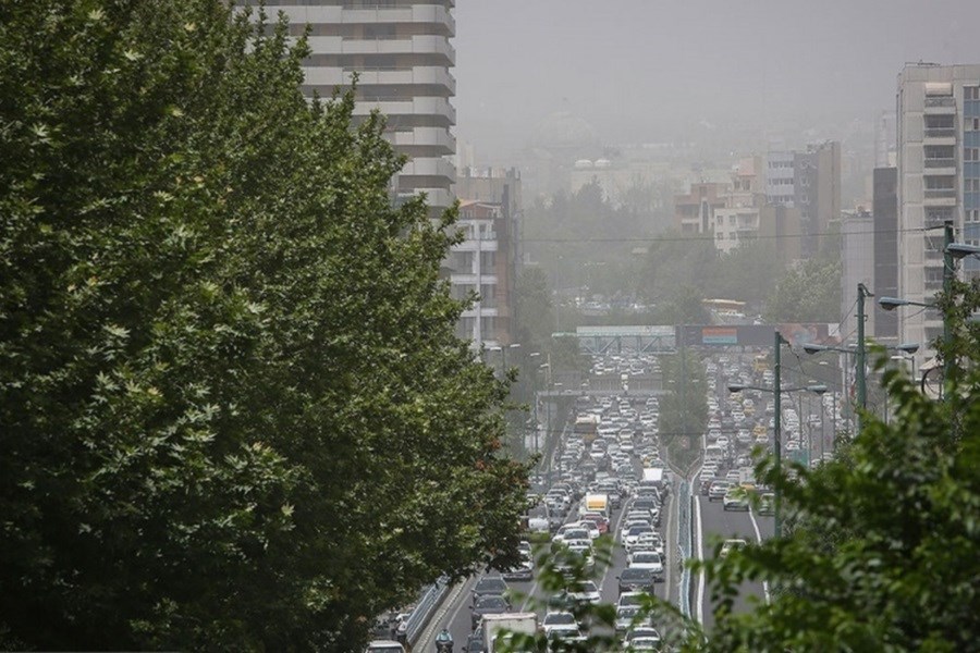 تصویر احتمال غیرحضوری شدن مدارس تهران در روز سه‌شنبه