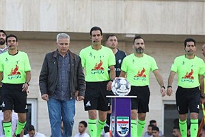 چینش عجیب داوران در بازی تیم فوتبال پرسپولیس مقابل ملوان