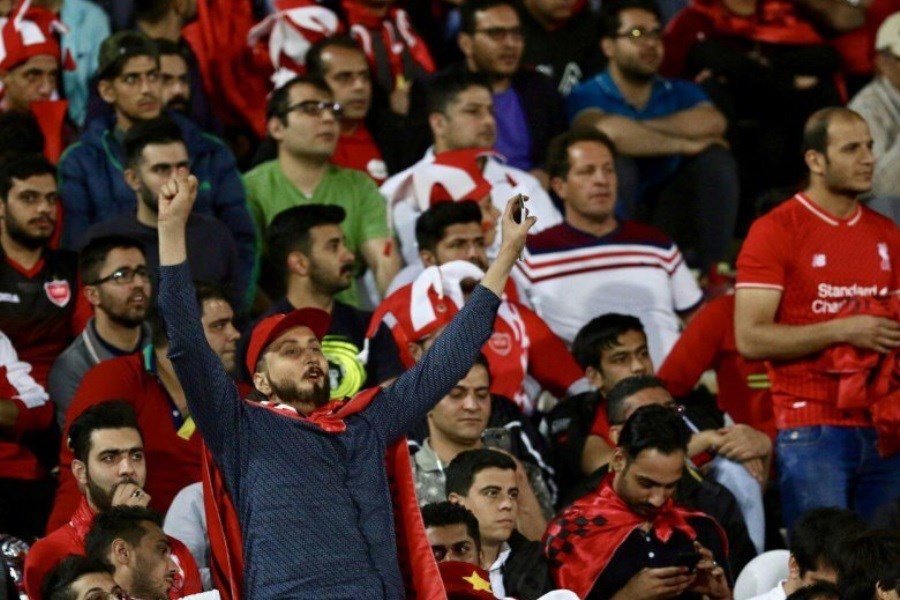 تصویر تعداد اندک هواداران پرسپولیس در دیدار مس رفسنجان