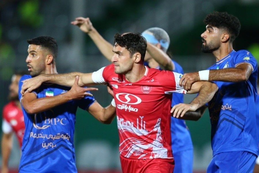 روزهای بحرانی تیم فوتبال پرسپولیس و عبور استقلال تهران از بحران