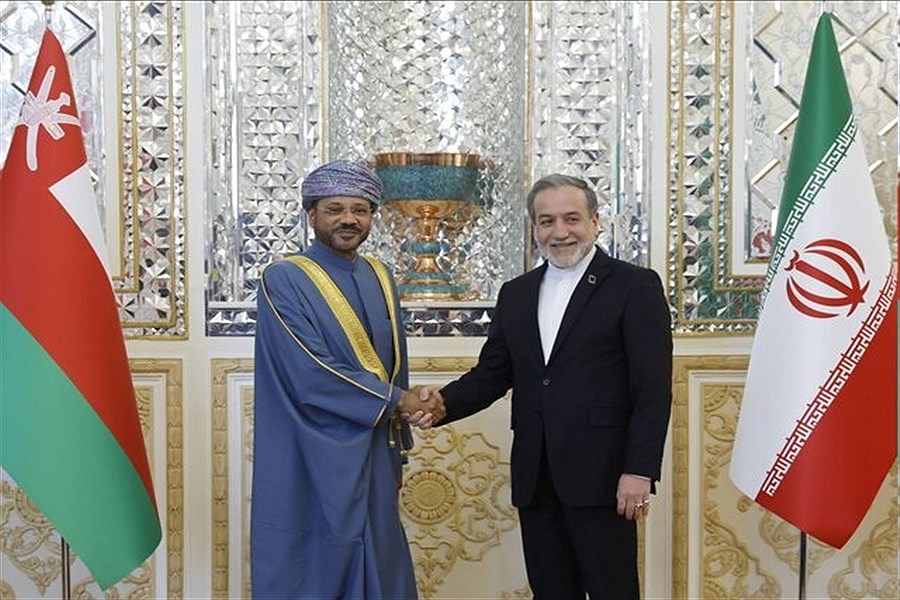 دیدار وزیر امور خارجه عمان با عراقچی