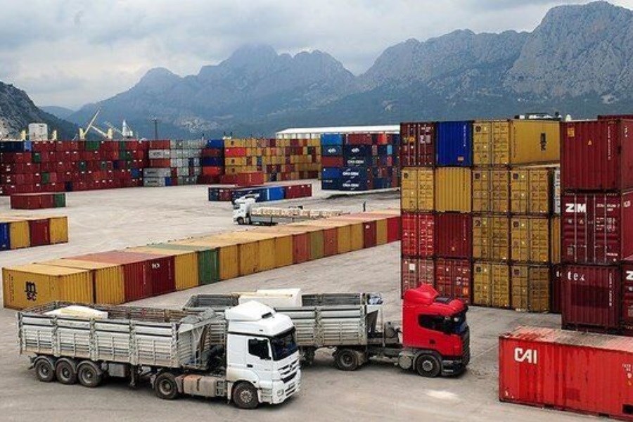 تصویر پایان ممنوعیت واردات کالاهای دارای مشابه داخلی؛ پیشنهاد جایگزینی ابزار تعرفه‌ای