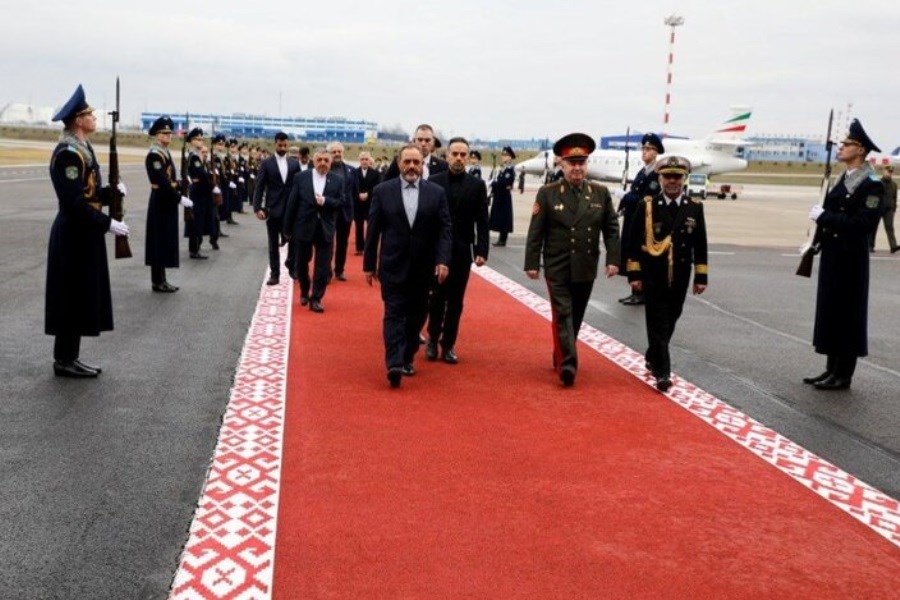 تصویر امیر عزیز نصیرزاده وزیر دفاع ایران وارد بلاروس شد