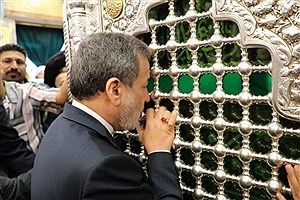 وزیر امور خارجه به زیارت رفت