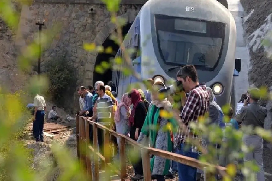 تصویر حرکت قطار گردشگری «مثلث طلایی» آغاز شد