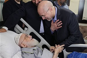 عیادت قالیباف از آیت‌الله نوری همدانی