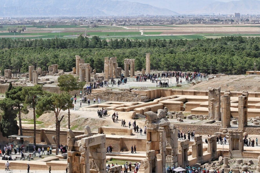 تصویر بیش از ۳ هزار قلم آثار موزه تخت جمشید در سامانه جامع میراث کشور ثبت شد