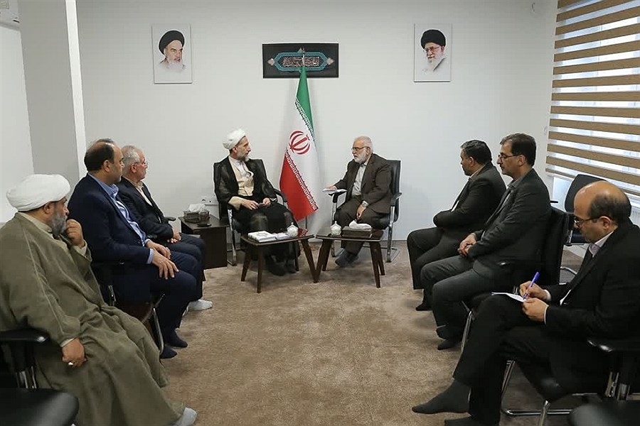 تصویر در دیدار رئیس کمیته امداد امام خمینی (ره) کشور با امام جمعه قزوین چه گذشت؟