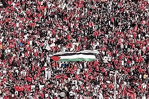 قهرمانی تراکتور، پرچم فلسطین را بالا برد!