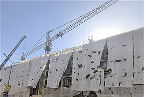 شکستگی پایه جراثقال در اصفهان خیابان را مسدود کرد+فیلم