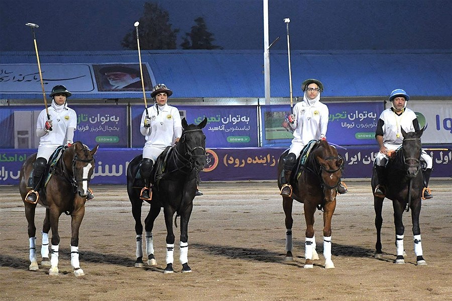 تصاویر پُرسون از افتتاحیه مسابقات لیگ ملی چوگان جام زایندرود در اصفهان