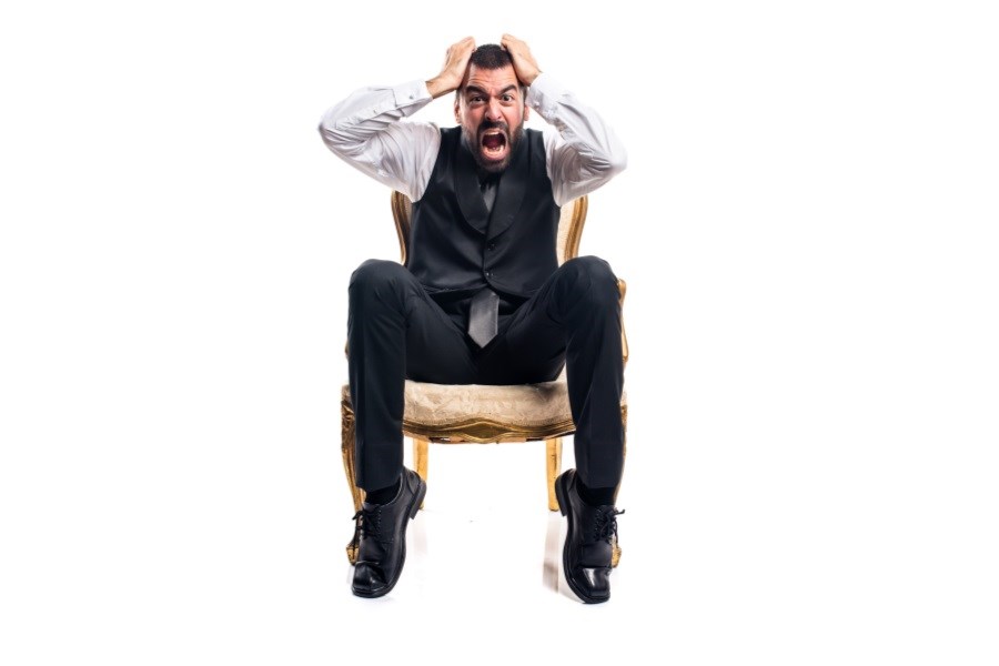 تصویر کاش صندلی‌ها می‌تونستن حرف بزنن...