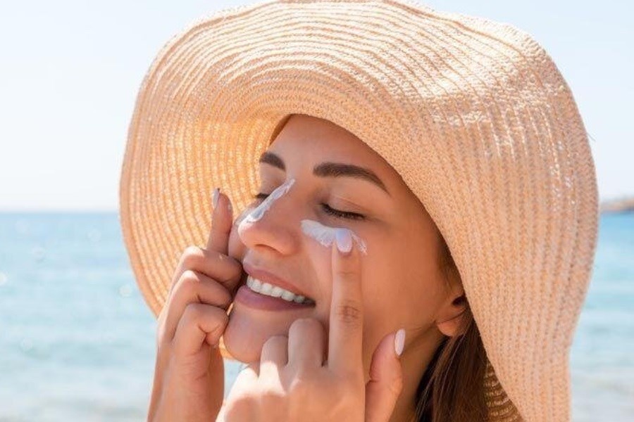 تصویر چطور در فصل گرما پوستی شاداب داشته باشیم؟