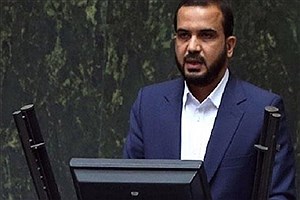 مردم پشت ولی فقیه خود ایستاده‌اند