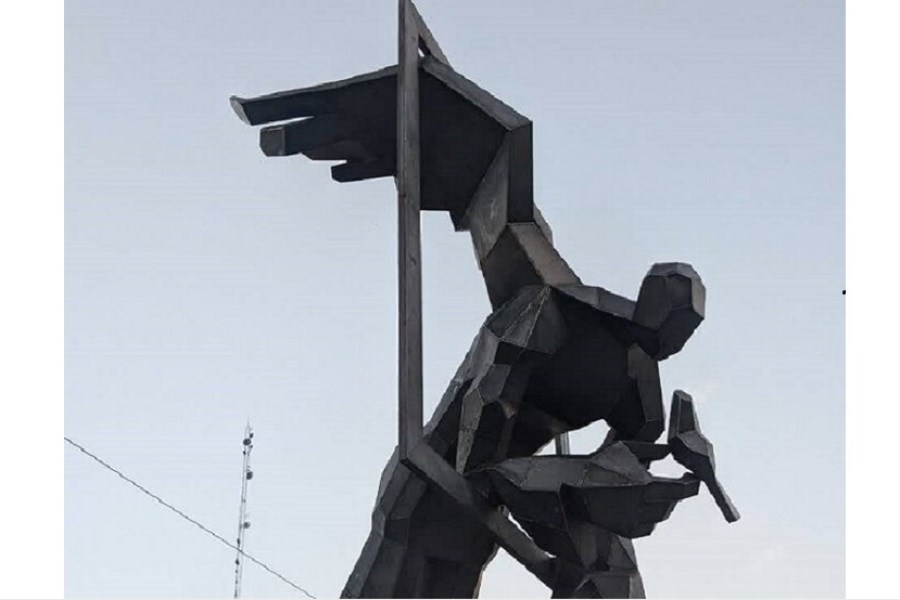 رونمایی از المان نگهبان مهربانی در سعادت‌آباد تهران