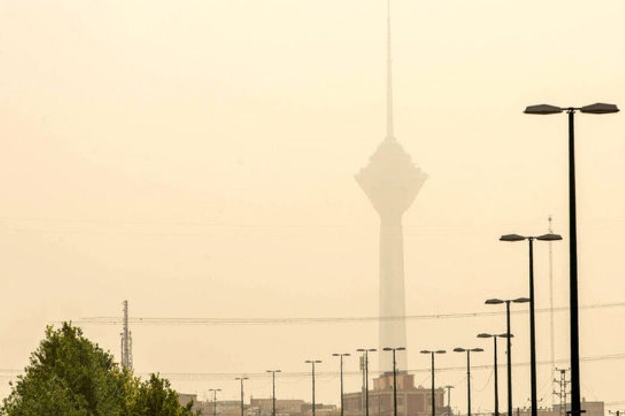 تصویر تداوم گرد و خاک در تهران