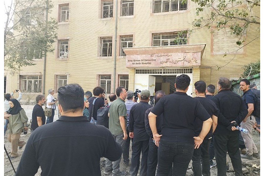 تصویر خبرنگاران خارجی از زندان اوین بازدید کردند