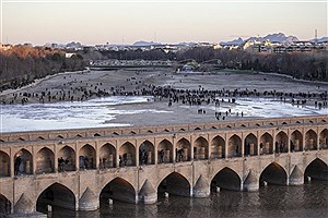 نفس تازه زاینده‌رود&#47; آب برای کشاورزان هشدار برای گردشگران