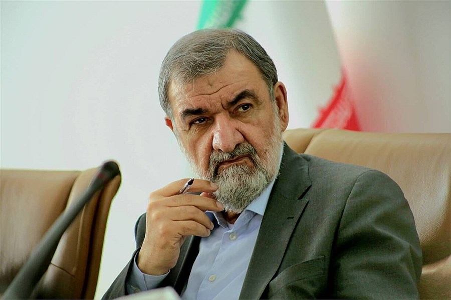 تصویر دعواهای جناحی، بازی در زمین دشمن است