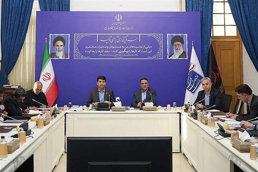 تصویر نشست مشترک وزارت ارتباطات و سازمان استخدامی برای تحقق دولت هوشمند
