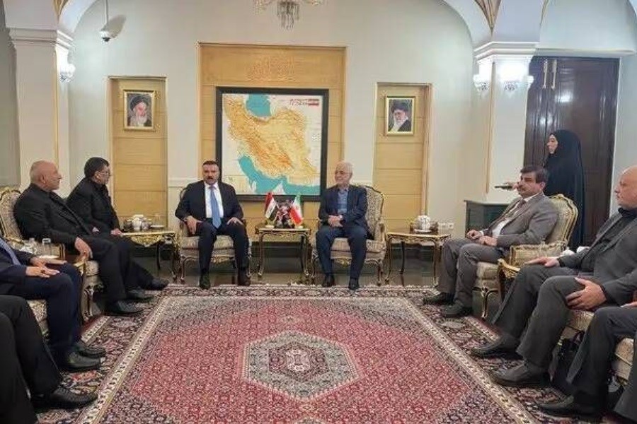 تصویر وزیر کشور عراق وارد تهران شد