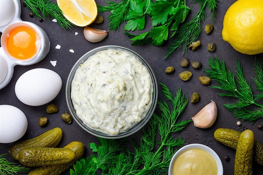 تصویر دستور تهیه سس خیار شور برای غذا و ساندویچ