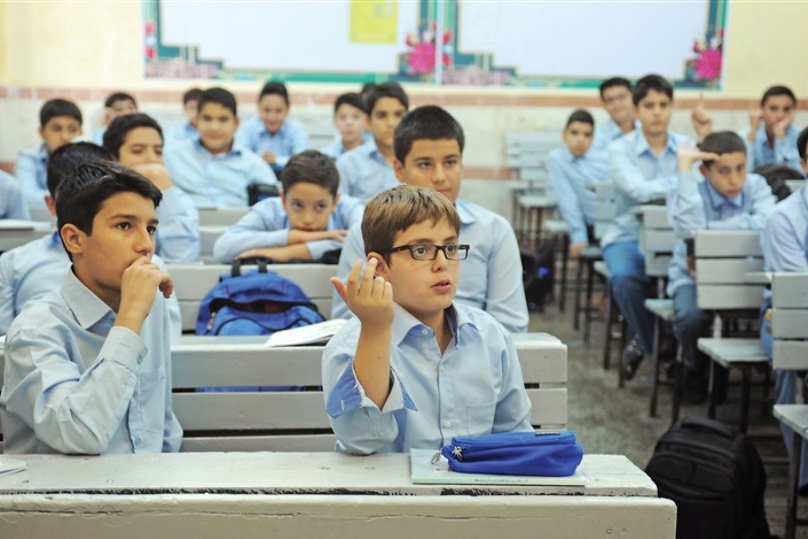 تصویر افت ناگهانی دانش‌آموزان پسر در دوره متوسطه دوم؛ زنگ هشدار برای نظام آموزشی