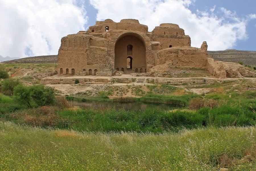 تصویر کاخ اردشیر بابکان مرمت می‌شود