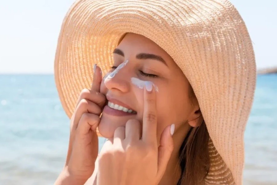 تصویر چطور در این روزهای گرم از پوست خود محافظت کنیم؟