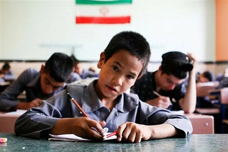 تصویر ثبت‌نام اتباع در مدارس فقط با مدارک معتبر اقامتی