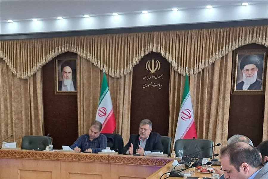 تصویر نشست معاونت اجرایی رئیس‌جمهور برای حل مشکلات ذوب‌آهن اصفهان