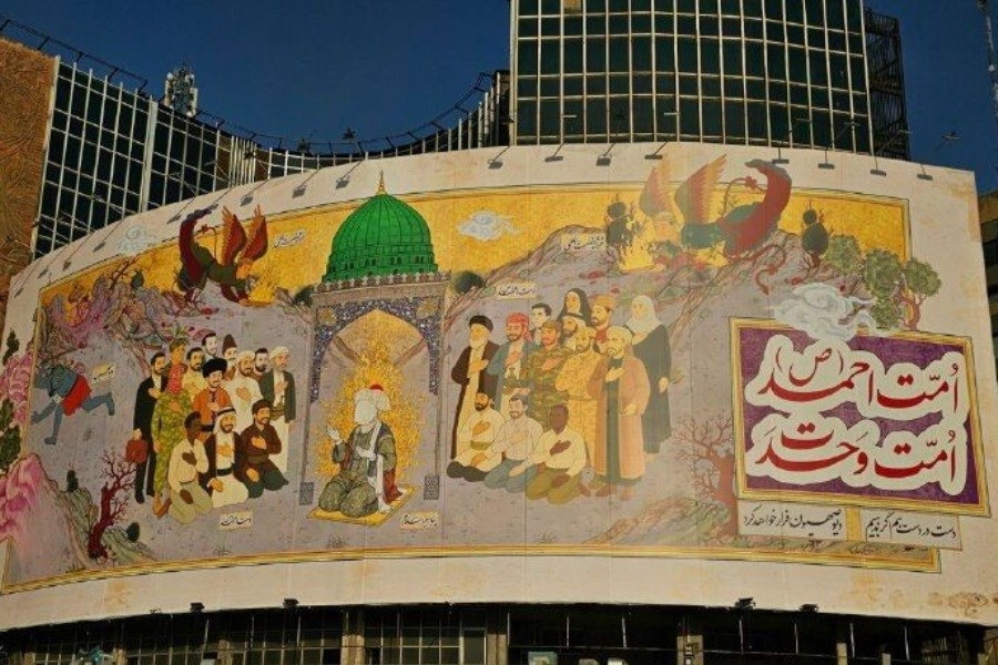 تصویر رونمایی از دیوارنگاره میدان ولیعصر(عج) به مناسبت میلاد پیامبر(ص)