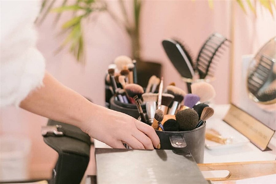 تصویر چرا نباید در بارداری آرایش کرد؟