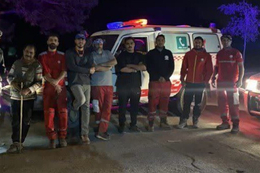 تصویر کوه کرکس دو کوهنورد را به دام انداخت؛ پایان خوش یک حادثه تلخ در ارتفاعات