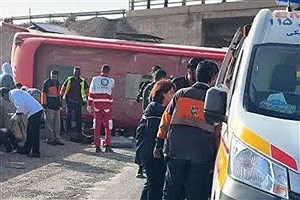 مادری که هرگز نرسید؛ واژگونی اتوبوس، رؤیای مسافران را در جاده نایین دفن کرد