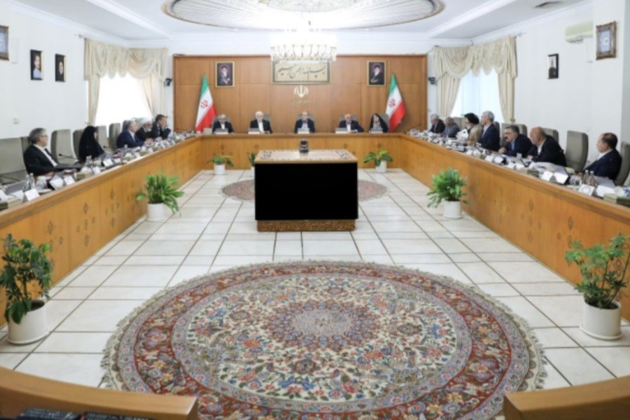 تصویر ایران هرگز در برابر زورگویان سرخم نمی‌کند