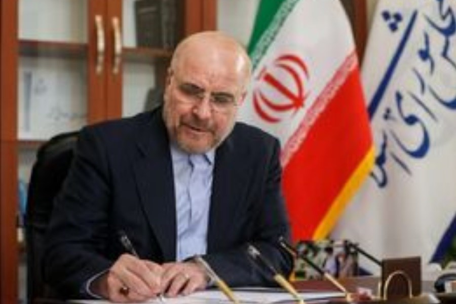 تصویر قالیباف درگذشت همسر شهید حسن آبشناسان را تسلیت گفت