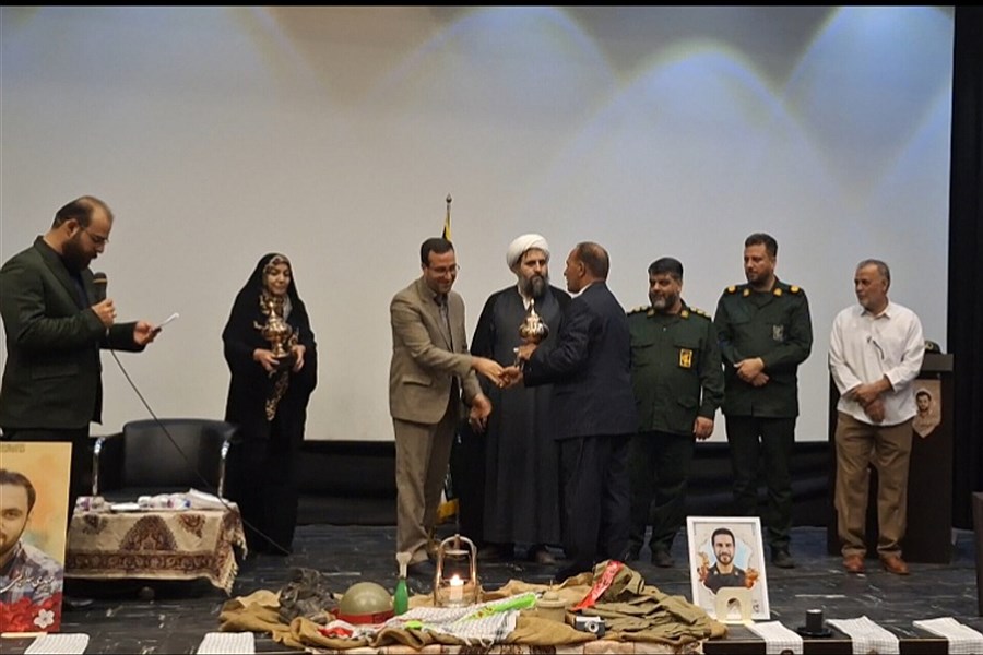تصویر اسرار عاشقان؛ یادواره ۵۰۰ شهید رهنان در هفته دفاع مقدس برگزار شد