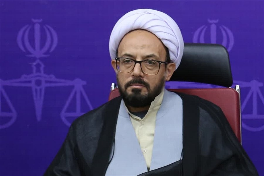 تصویر مدیر قزوینی حجت الاسلام محمد حیدری در جمع برترین‌های قضایی کشور قرار گرفت
