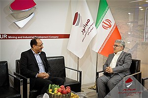 حضور نایب‌رئیس کمیسیون صنایع و معادن مجلس در غرفه صبانور