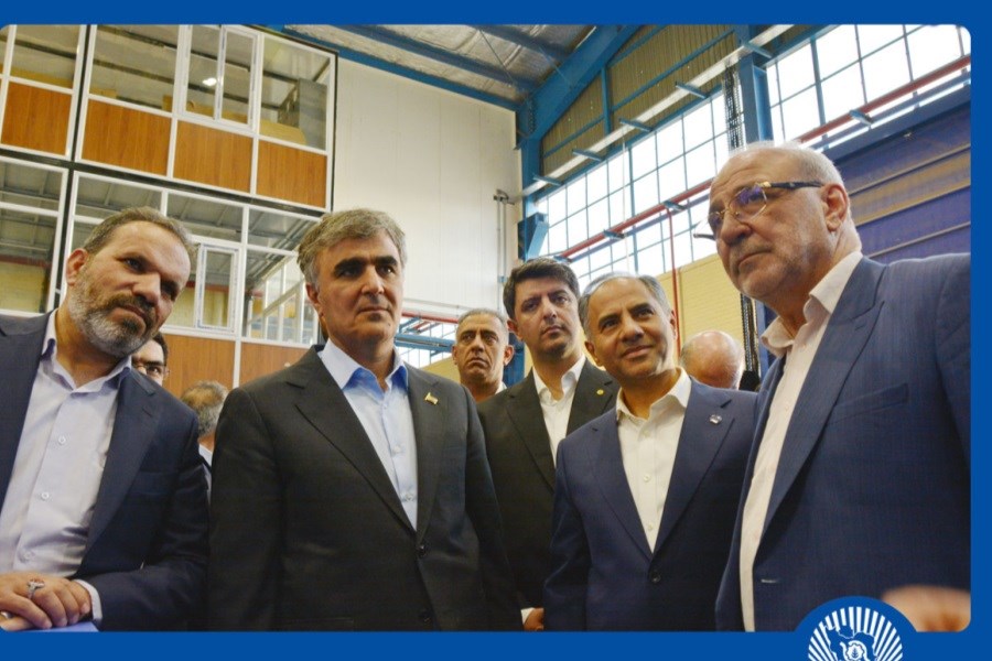 تصویر دکتر فرزین: انرژی خورشیدی از مهم‌ترین اولویت‌های رئیس‌جمهور است&#47; طرح‌های خورشیدی فوری تأمین مالی می‌شوند